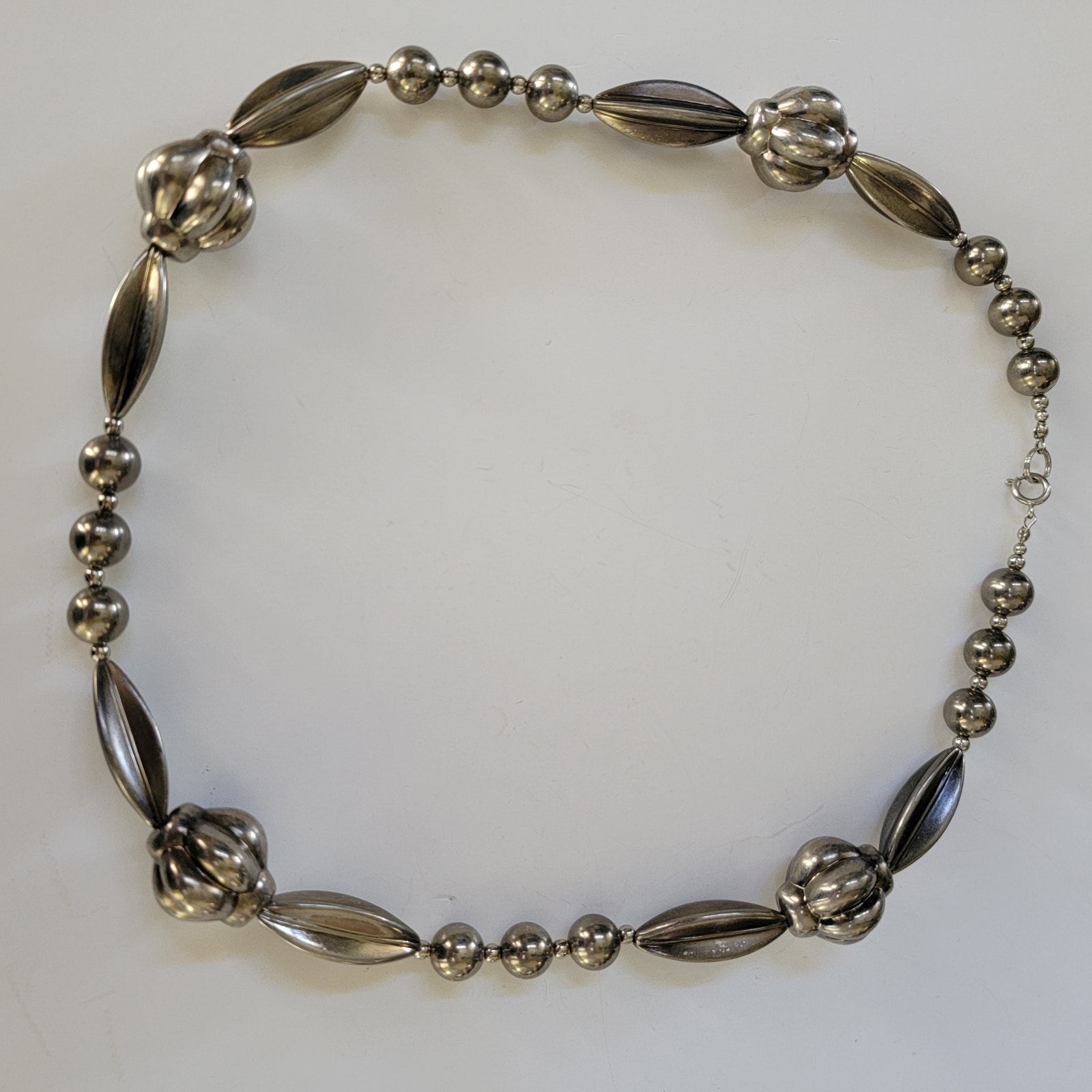 Vintage Silver Tone Bead Necklace With Large Sculpted Beads Bold Retro Jewelry 45$
